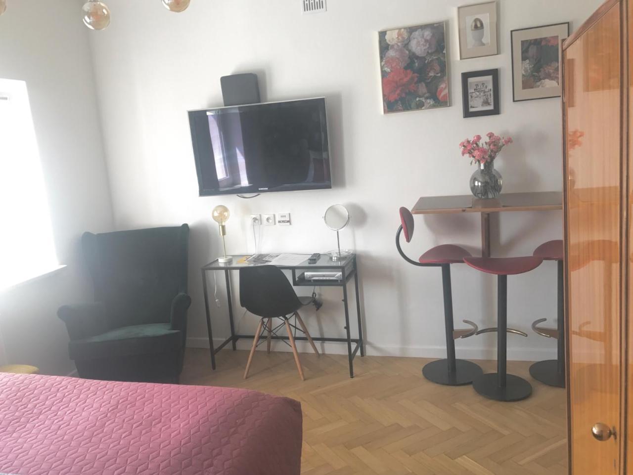 Bed & Breakfast Przystanek Mdm Bed&breakfast Warsaw