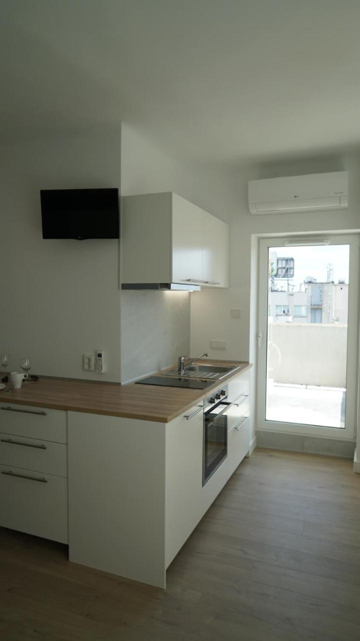 Bizzi Luxcenter View Apartment *