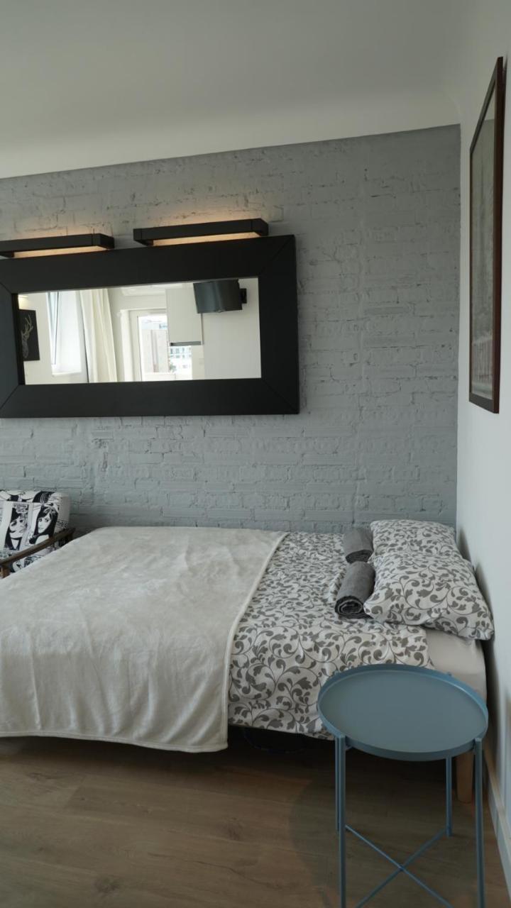 Bizzi Luxcenter View Apartment Warsaw