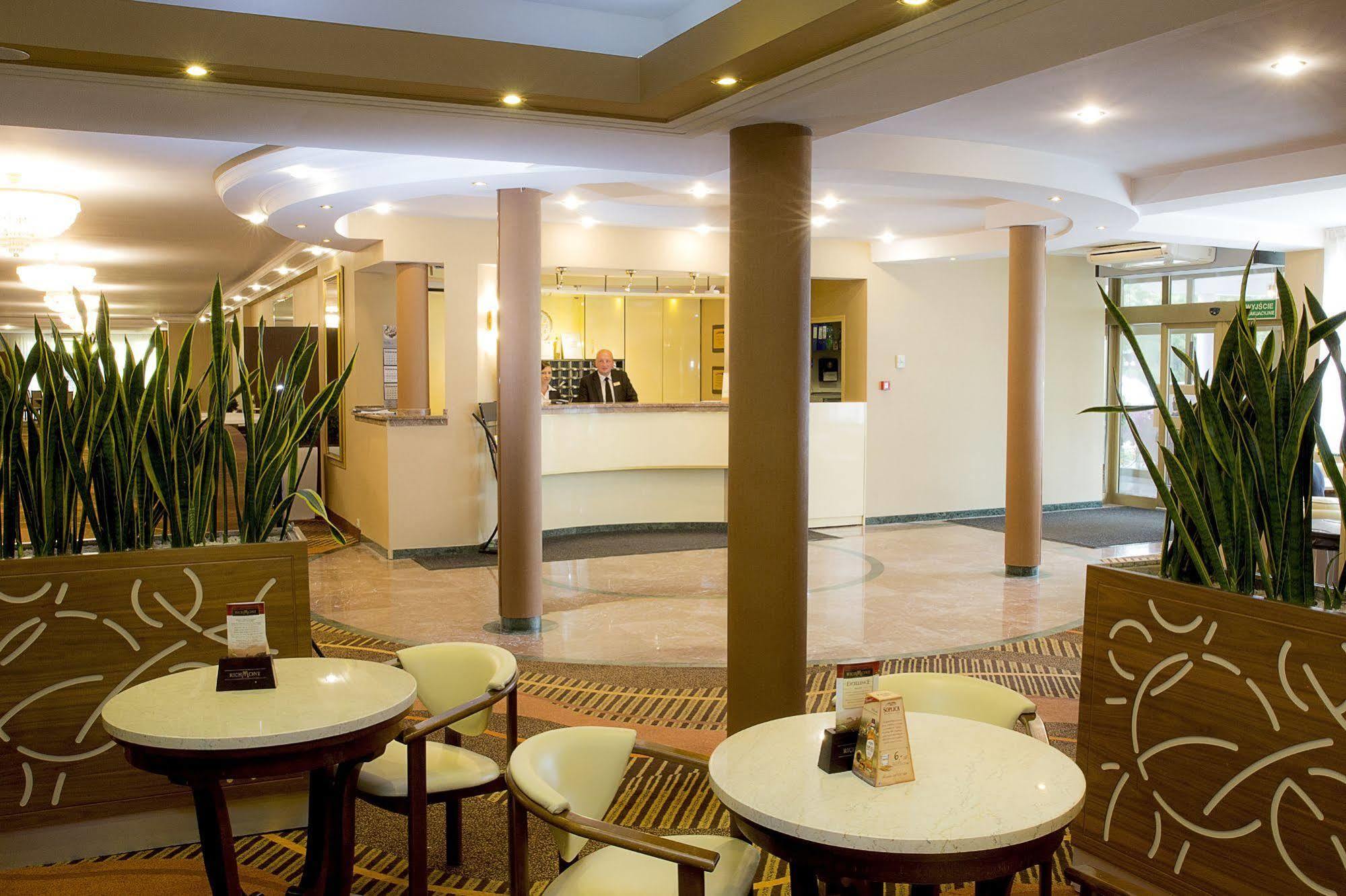 Hotel Boss 3*