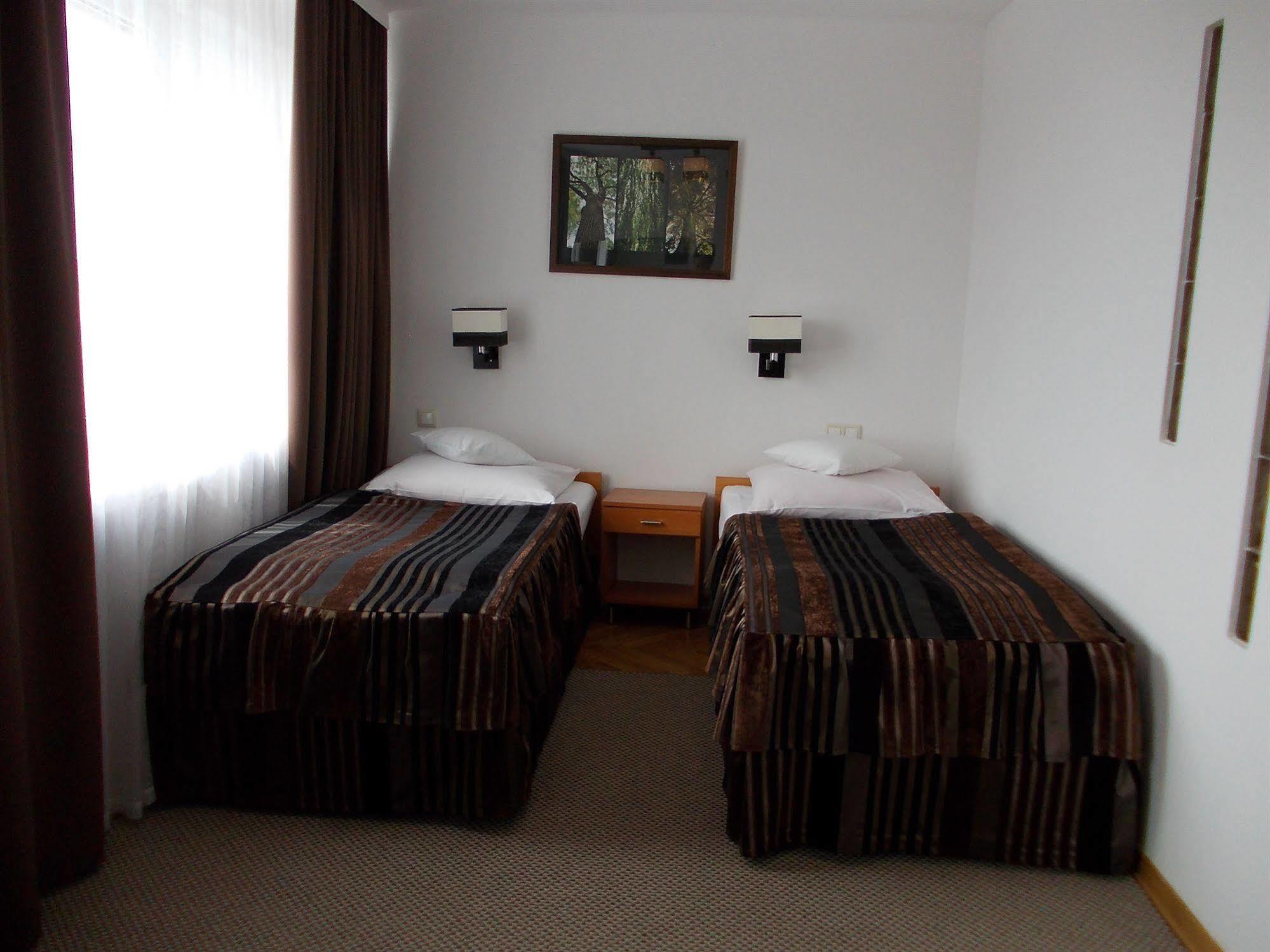 Hotel Logos *