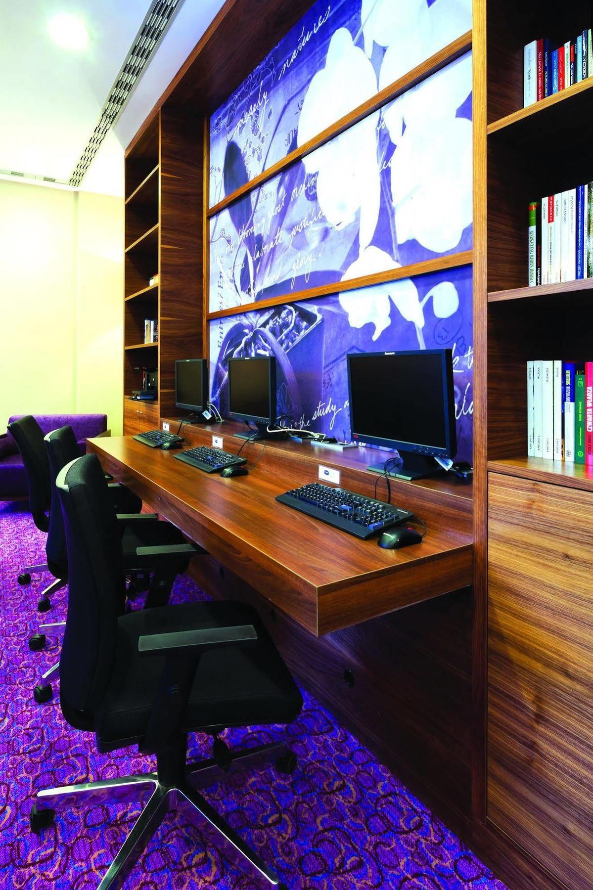 Hampton By Hilton Airport 3* Warsaw
