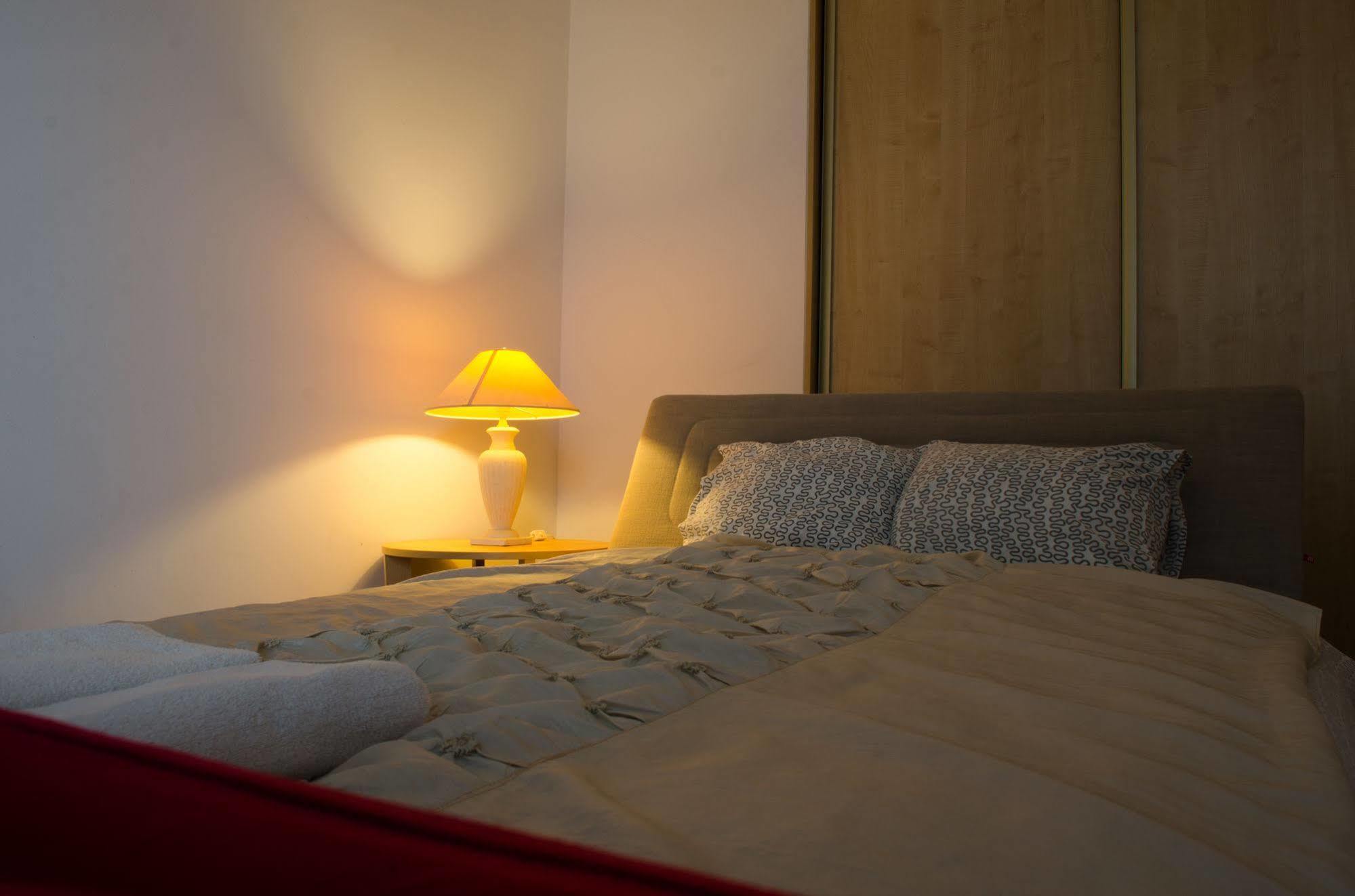 Goodnight Business - Panska *