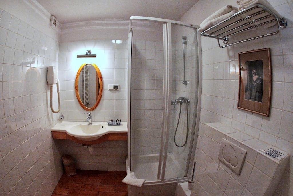 Dedek Park - Historyczny Dworek W Pieknym Parku Skaryszewskim Obok Stadionu Narodowego Aparthotel 3*