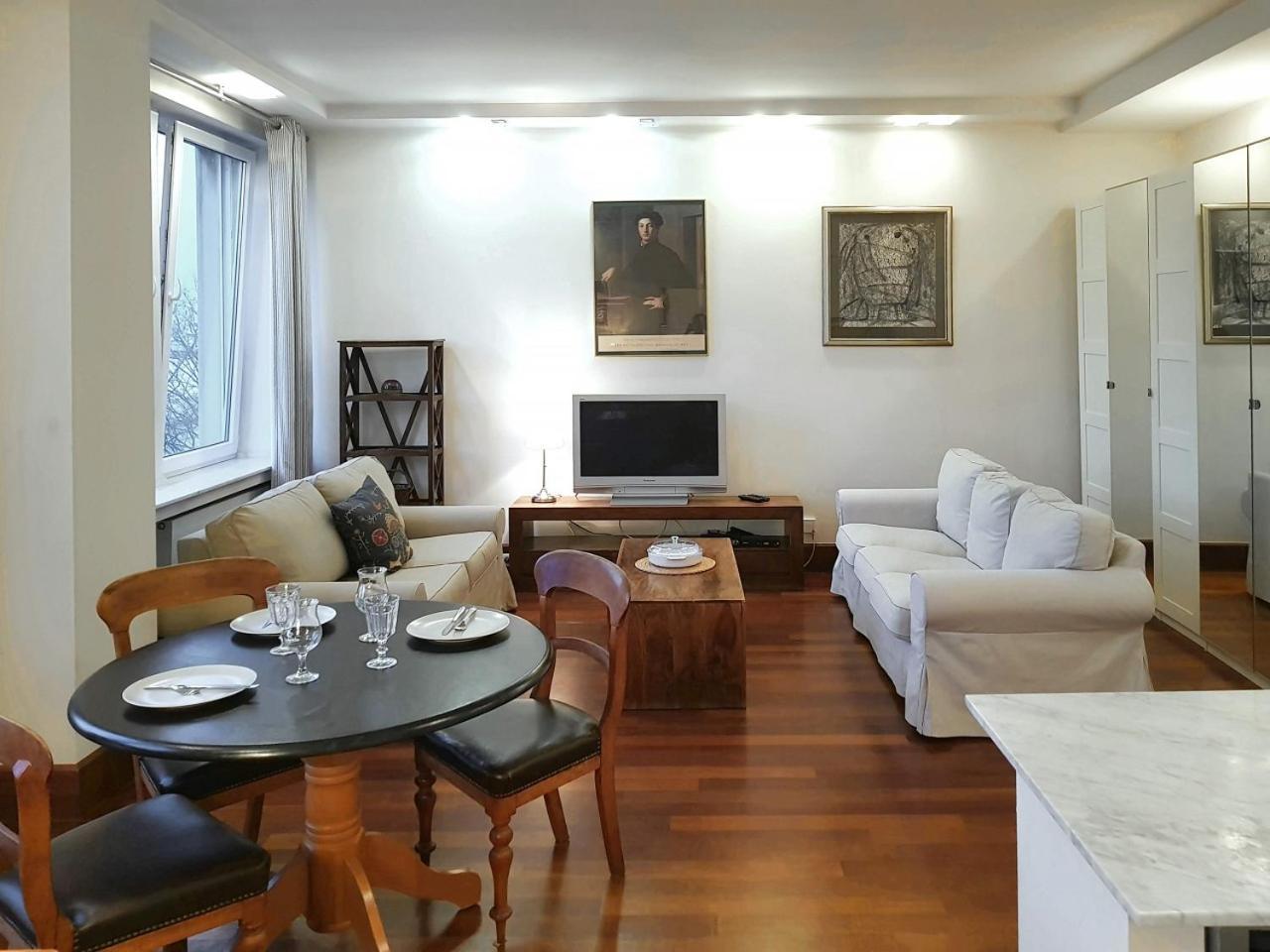 Roommate Traugutta 3 Apartment *