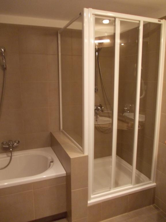 Rezydencja Belweder Klonowa Bed & Breakfast 3*