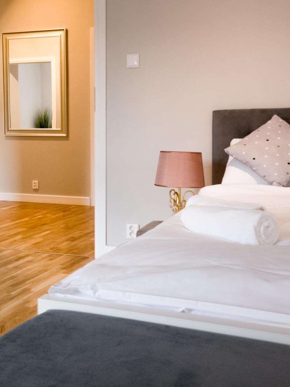 White 4rooms - Center Apartment