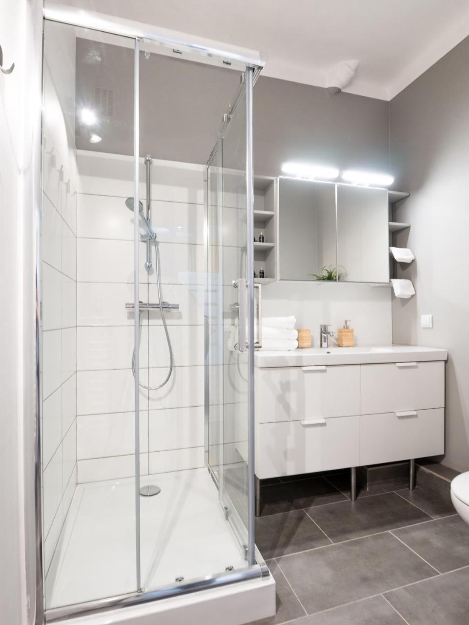 White 4rooms - Center *