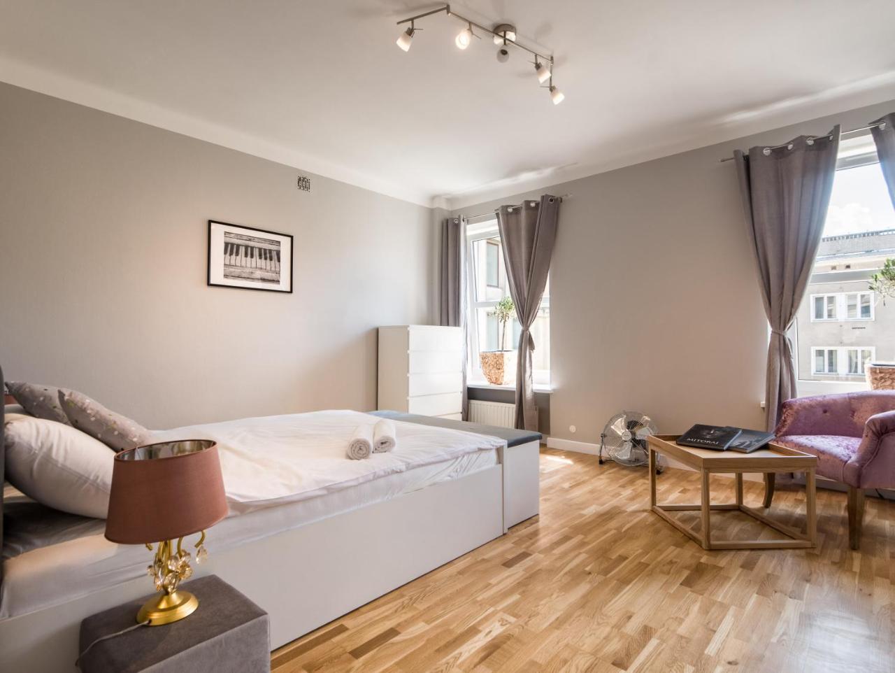 White 4rooms - Center * Warsaw
