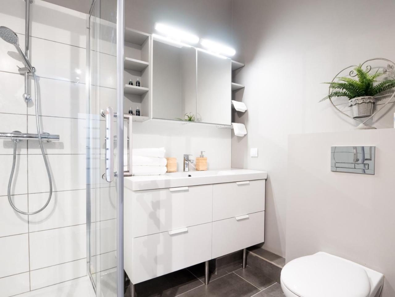 White 4rooms - Center Apartment
