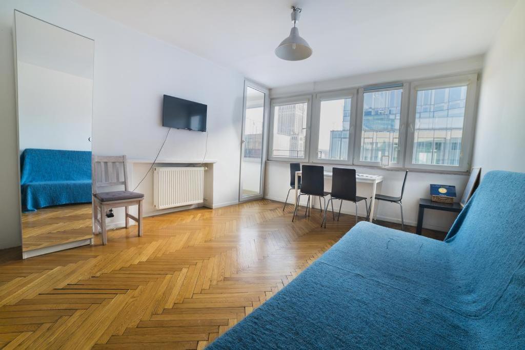 10 Stanislawa Moniuszki Apartment