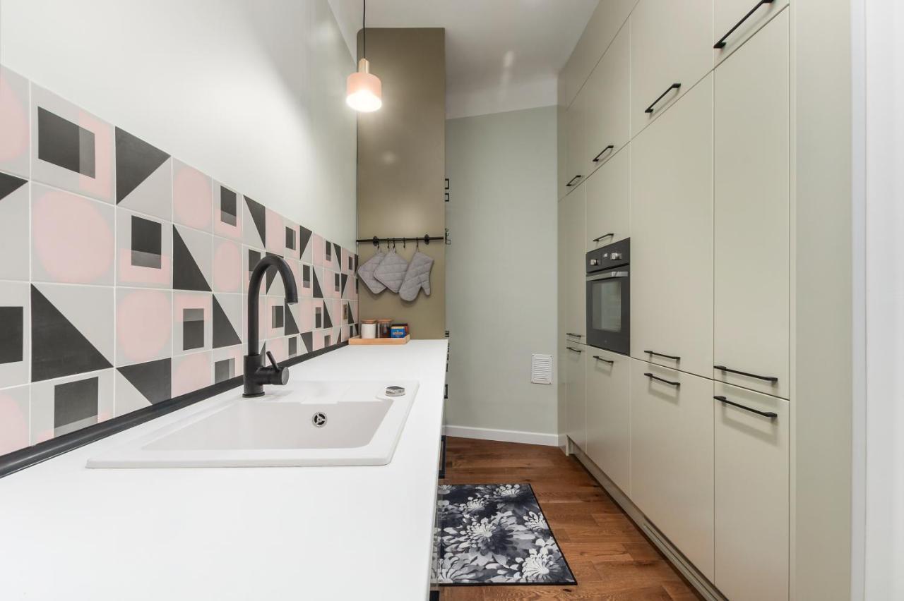 Monte Carlo By Renters *