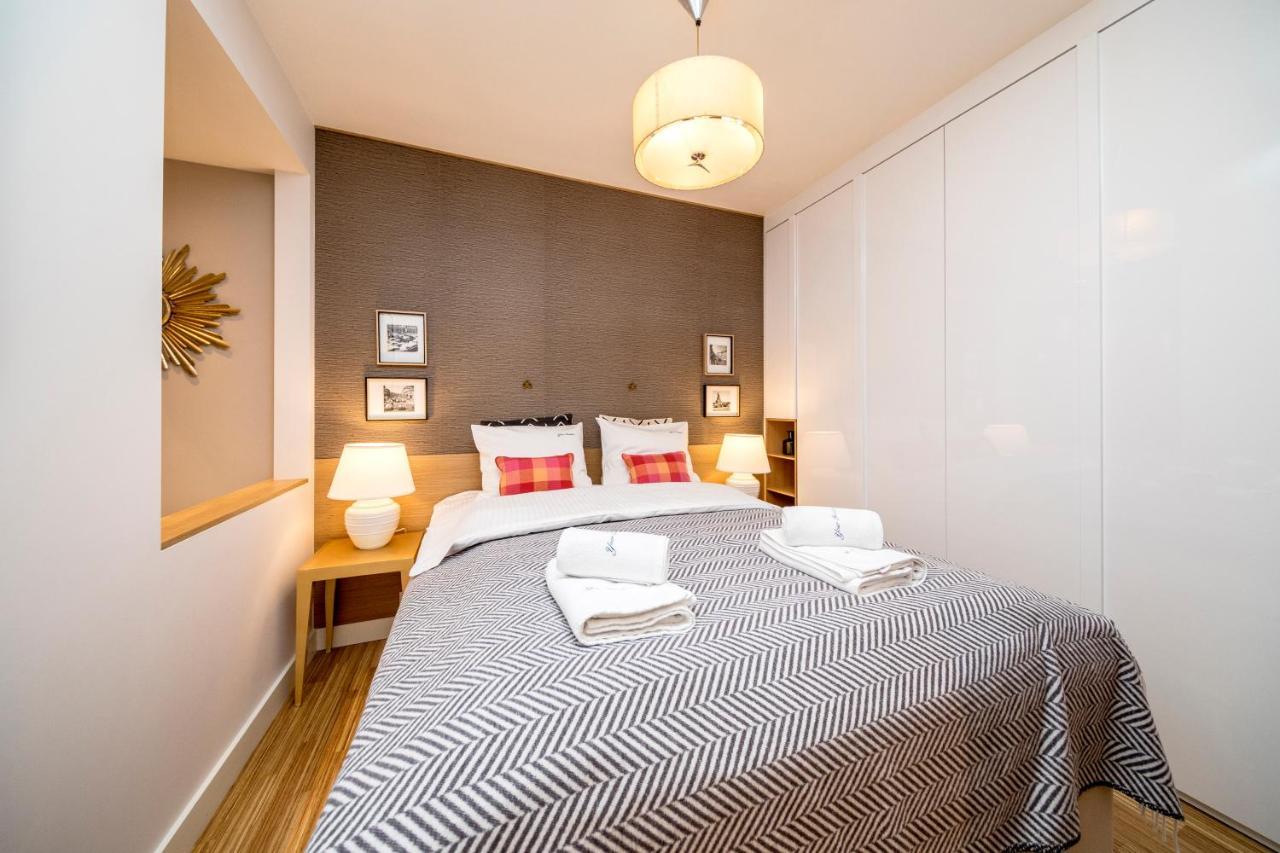 Golden With Air Condition By Your Freedom * Warsaw