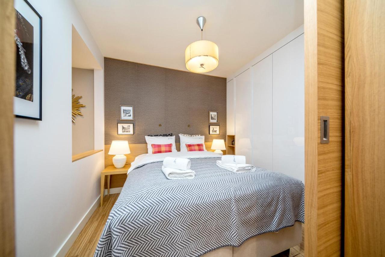 Golden With Air Condition By Your Freedom Apartment *