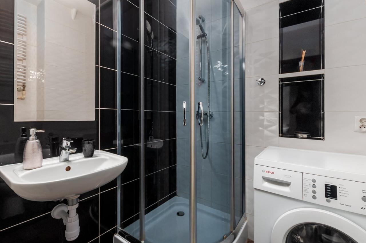 Madelaine By Renters * Warsaw