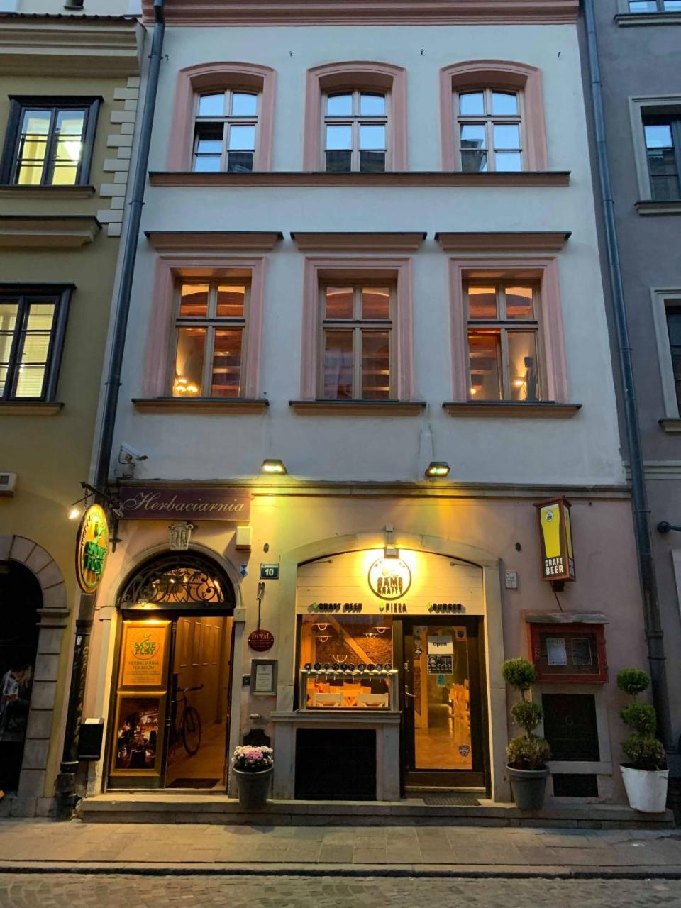 Duval Apartment