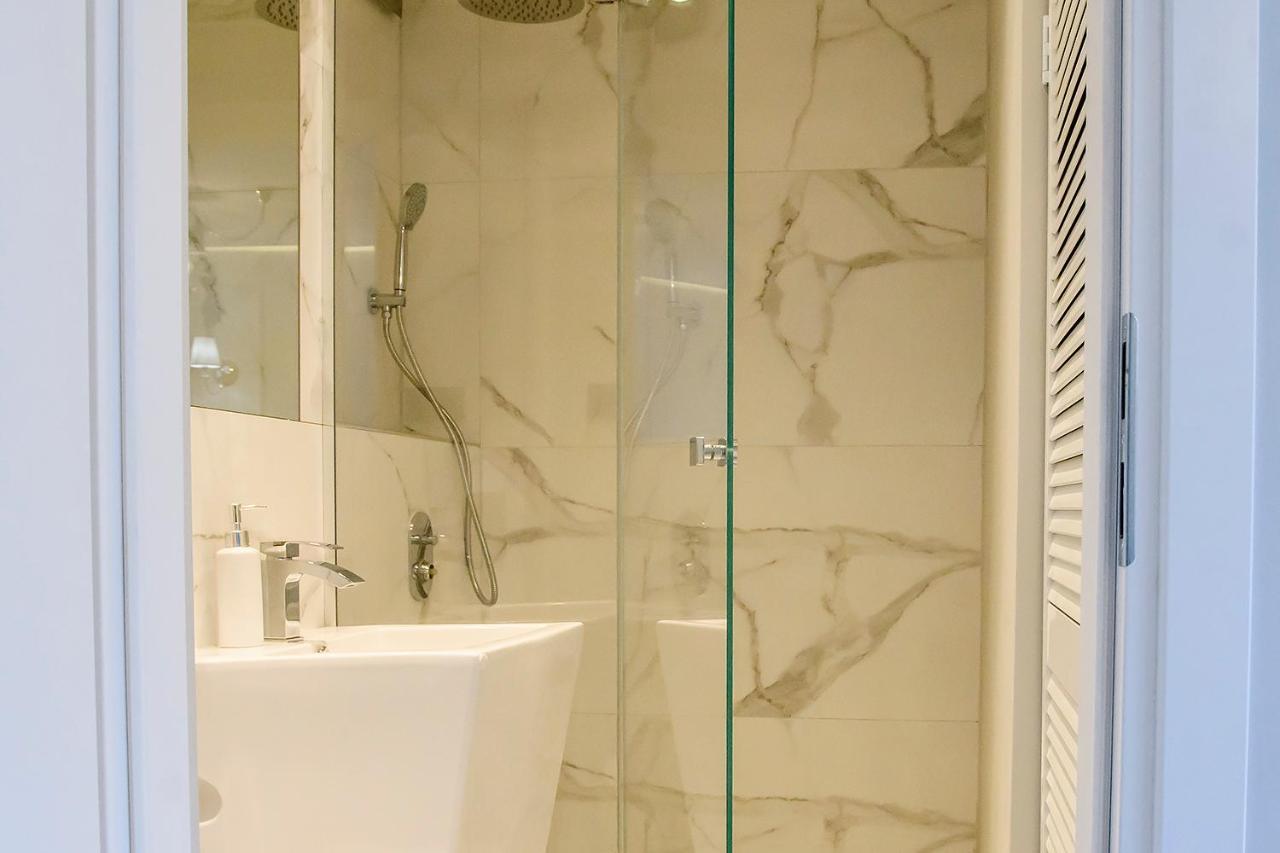Apartment Rondo Onz Al. Jana Pawla Ii 26 *