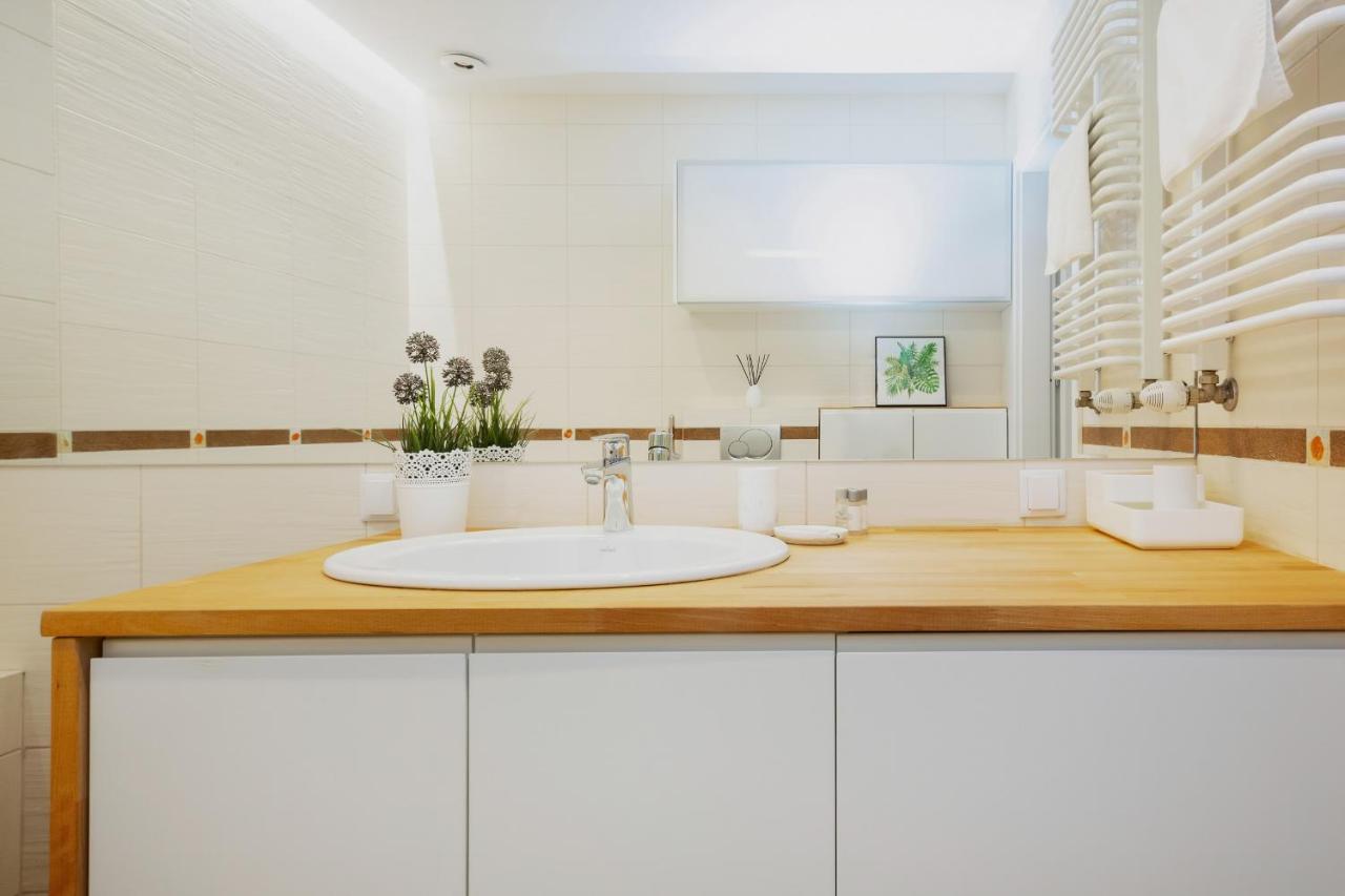 Apartament żelazna By Renters Warszawa