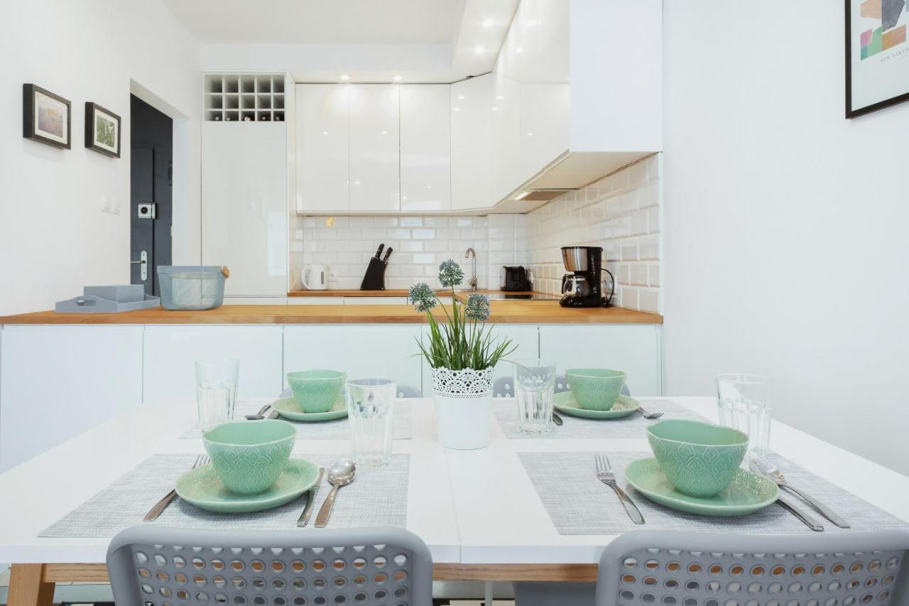 żelazna By Renters Apartament *