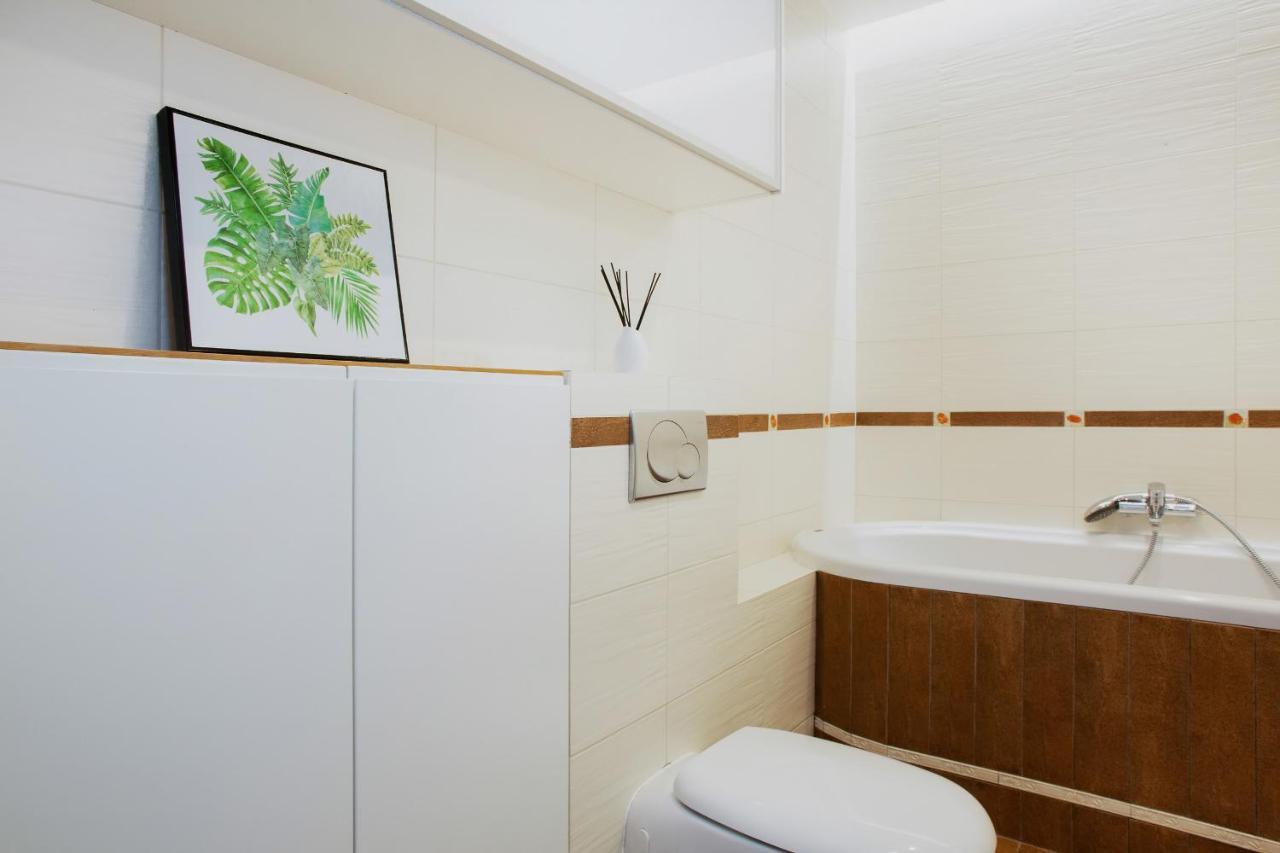 Apartament żelazna By Renters *