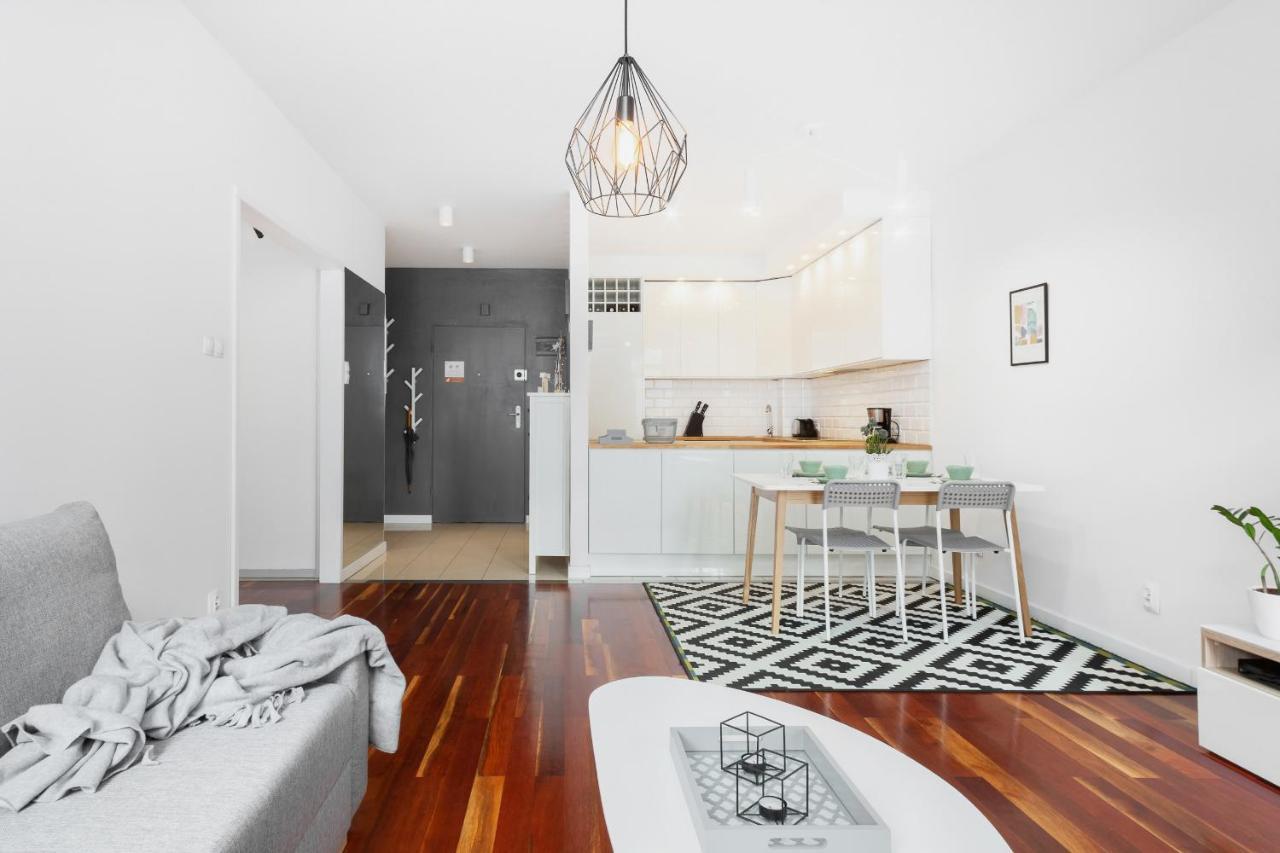 Apartament żelazna By Renters