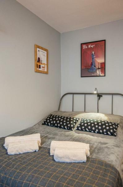 Apartment Legendary Women's *