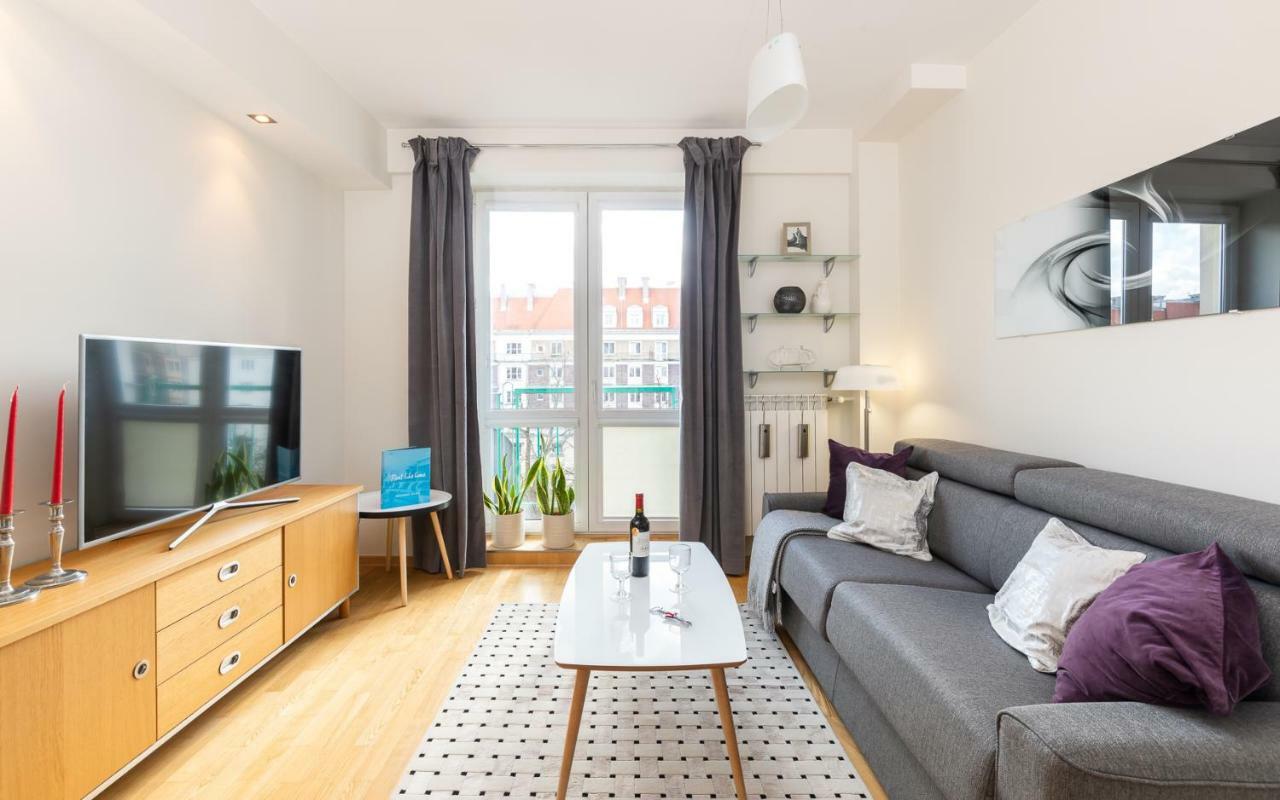 Rent Like - Aleja Wyzwolenia 10 *
