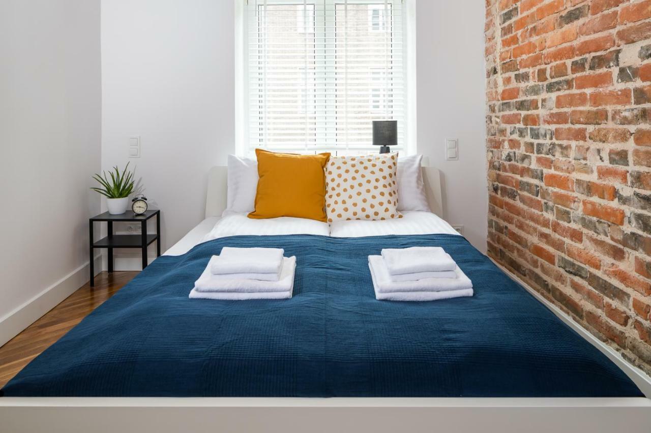 Rent Like - Wspolna 54a Apartment