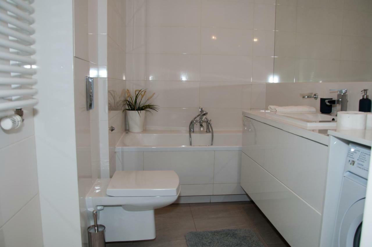 Apartament Triton Grojecka *
