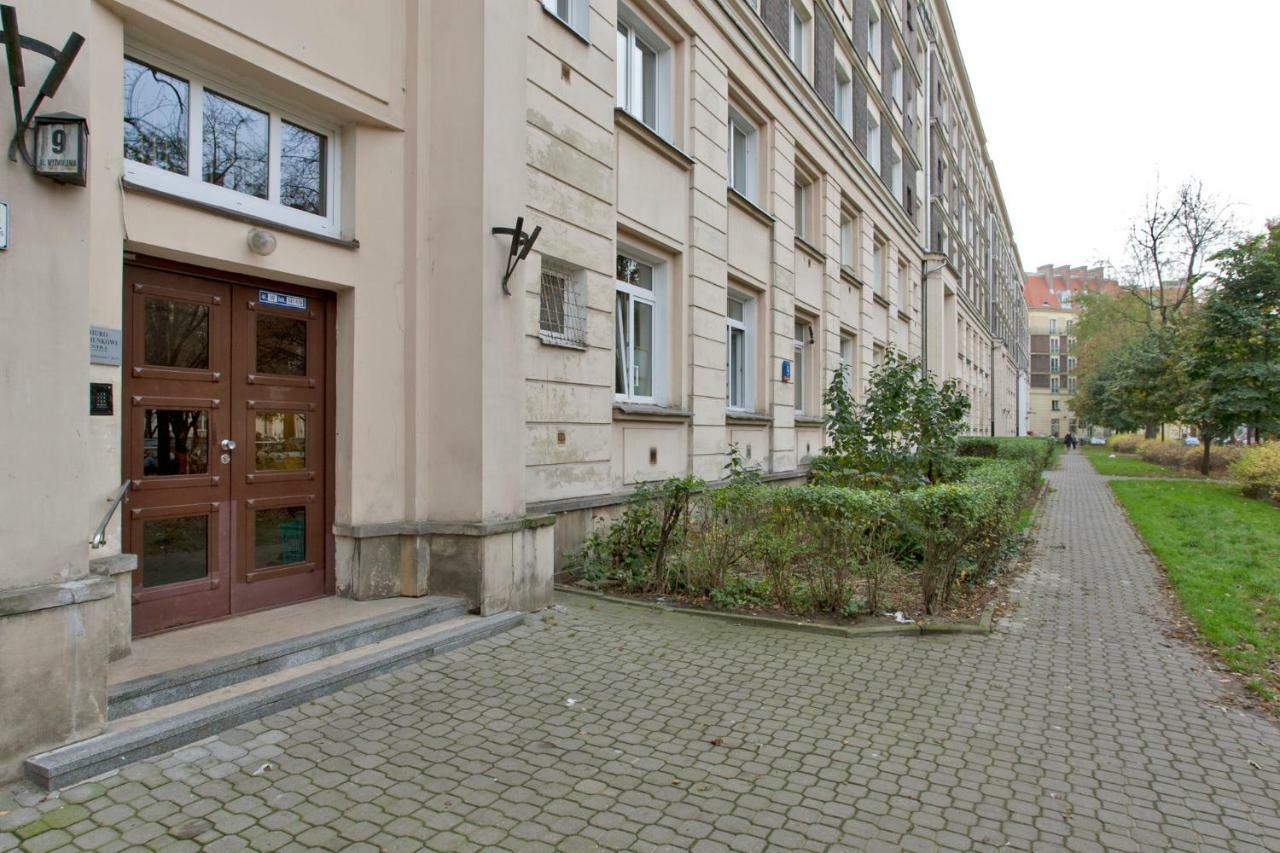 Apartment Zbawiciela Square P&o Serviced