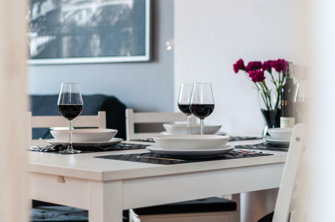 Apartments Dexter Warsaw By Noclegi Renters Apartment Warsaw