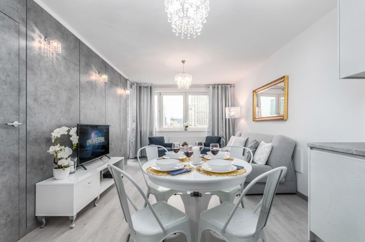 Golden By Renters Apartment Warsaw