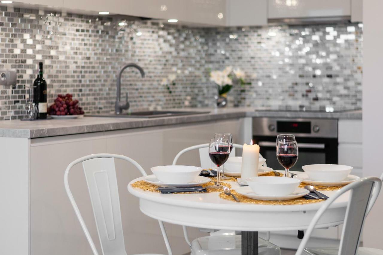 Golden By Renters Apartment *
