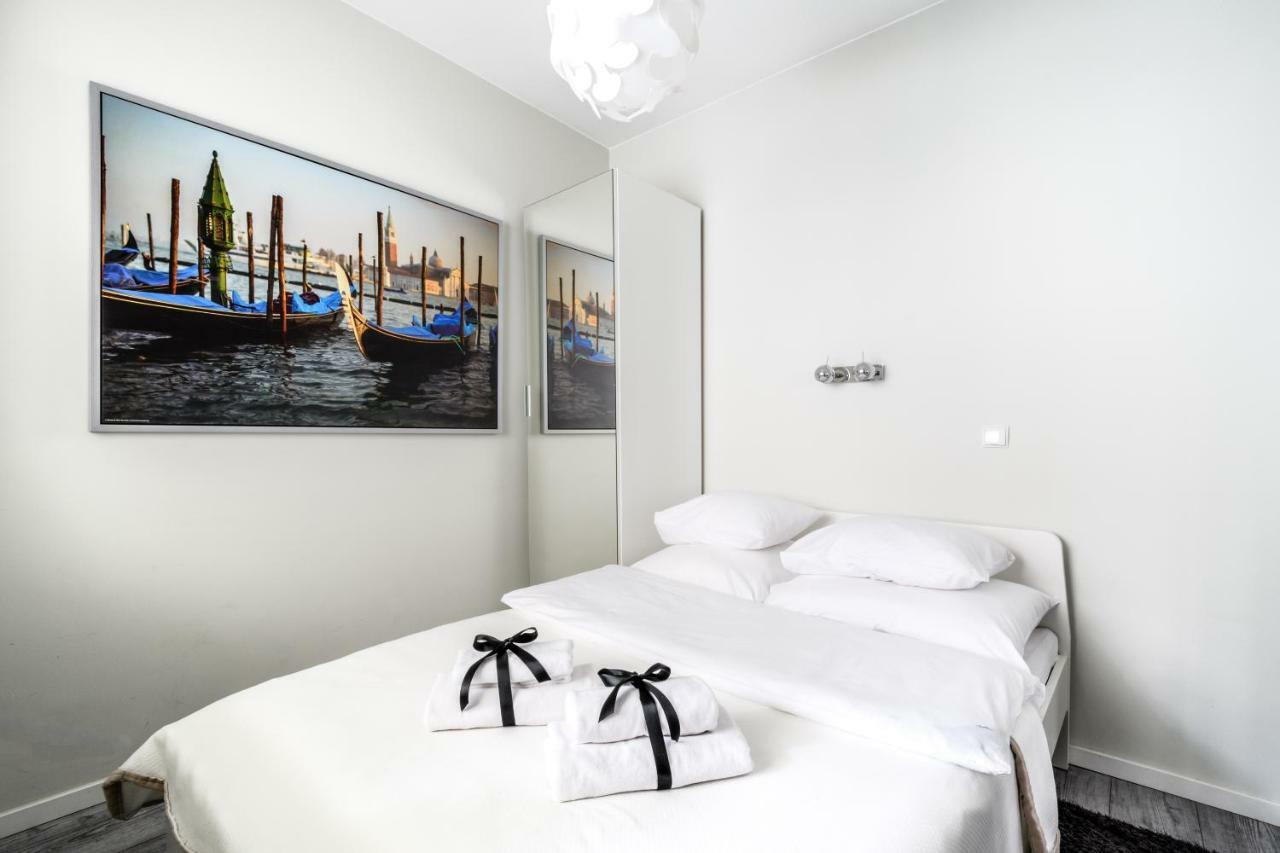 Night Rondo Daszynskiego Apartment Warsaw