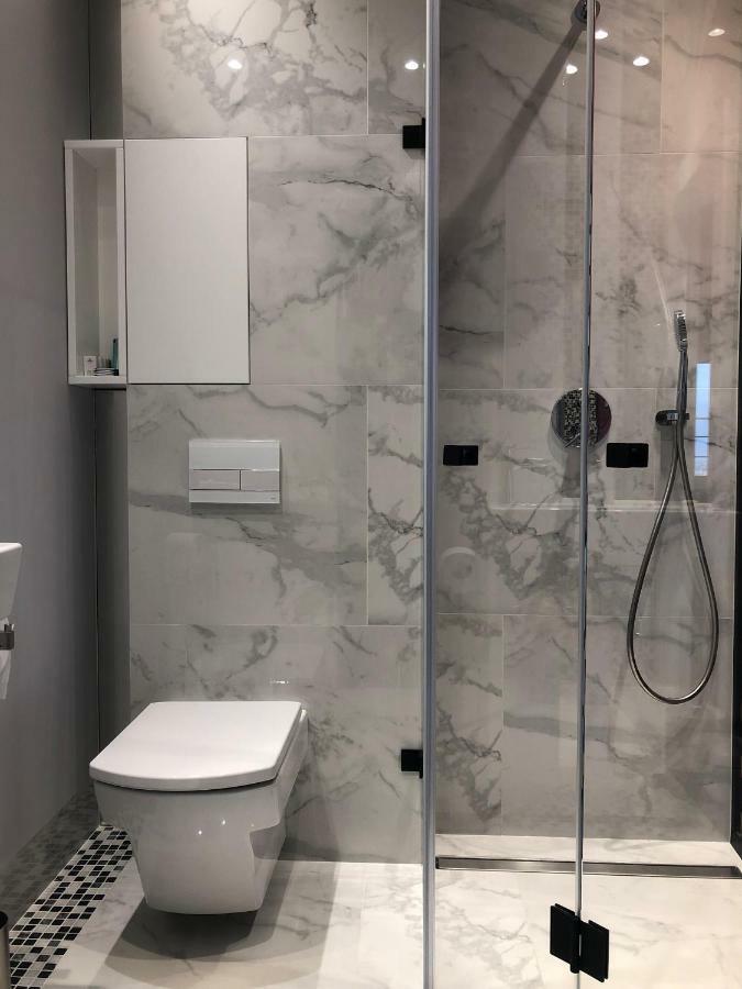 Apartment Wiejska 9 *