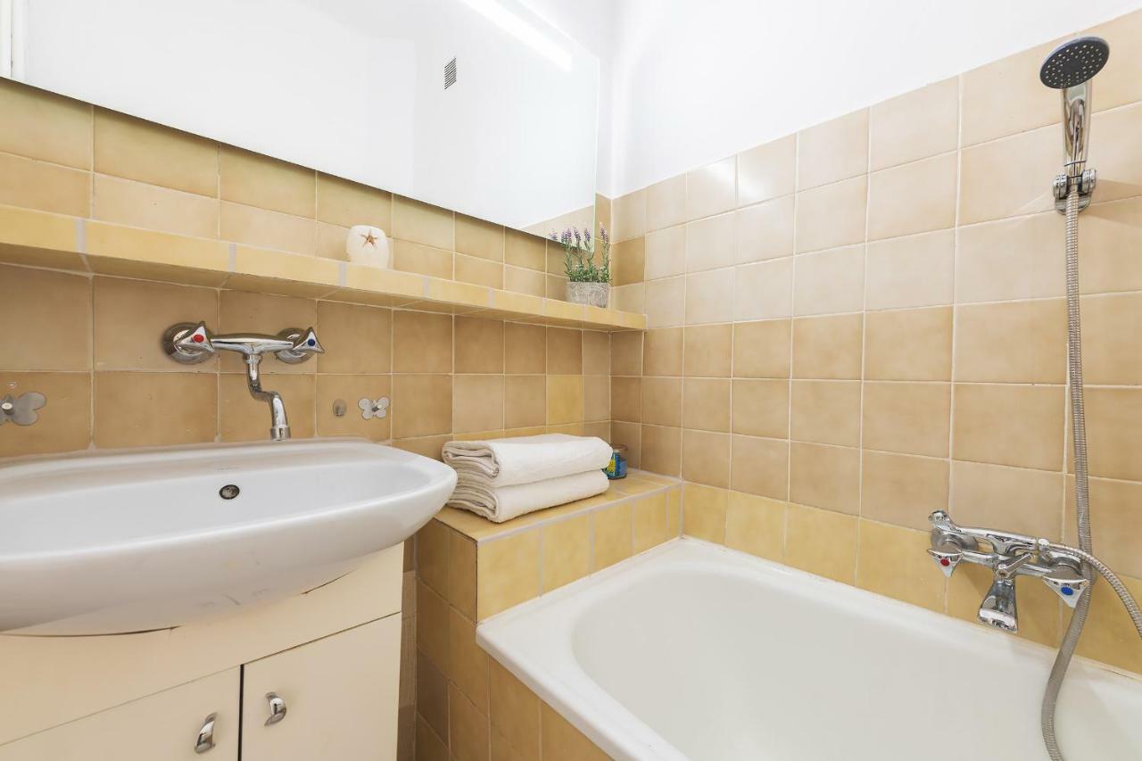 Zbawiciela Square P&o Serviced Apartment