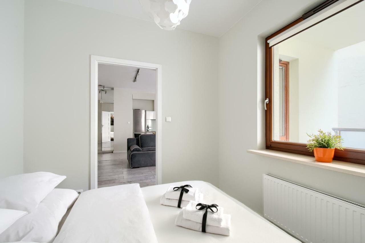Apartment Night Rondo Daszynskiego *