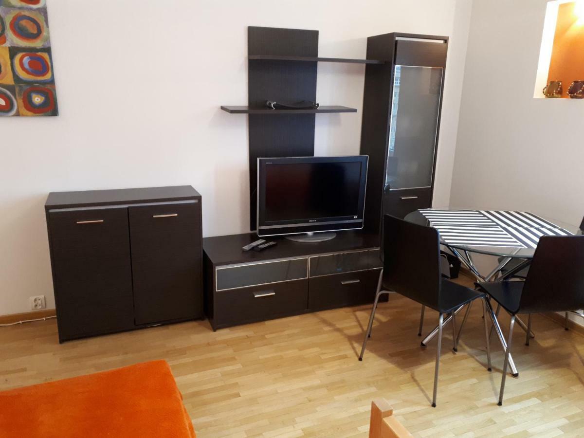 Zelazna Apartment *