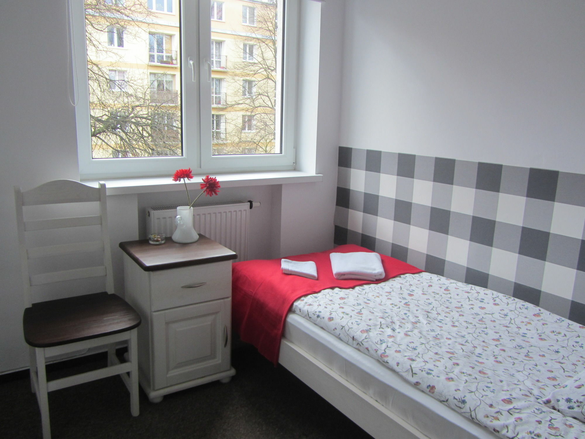 Hostel Ll20 *