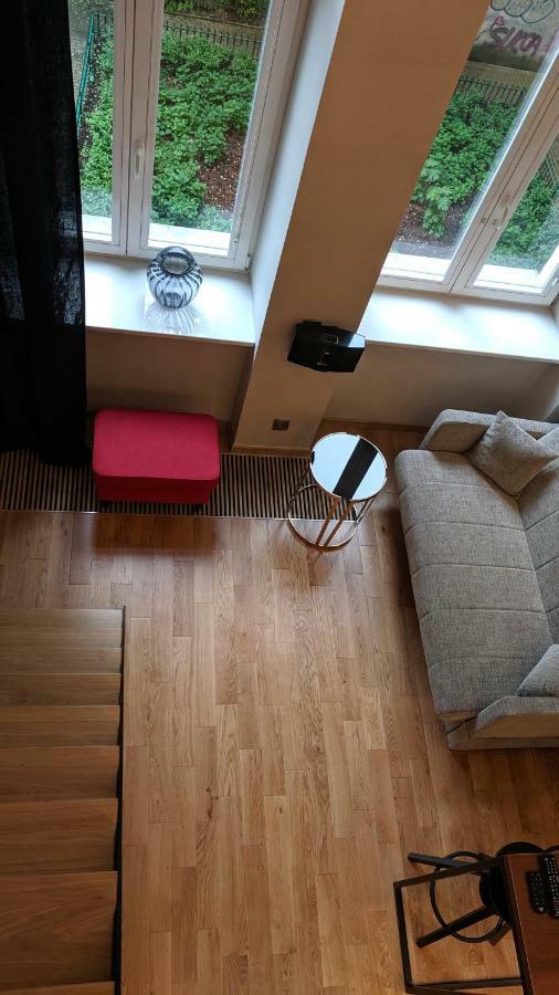 Apartment Shakespeare By Art Demo *