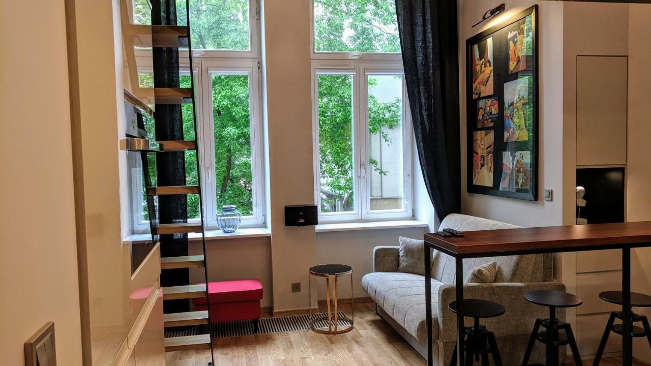 Apartment Shakespeare By Art Demo