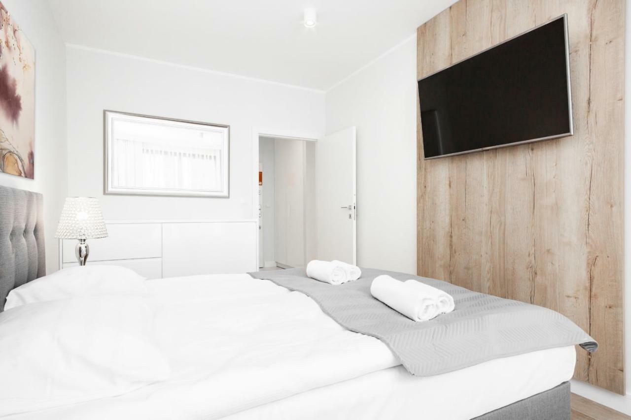 Dzielna By Renters Apartment