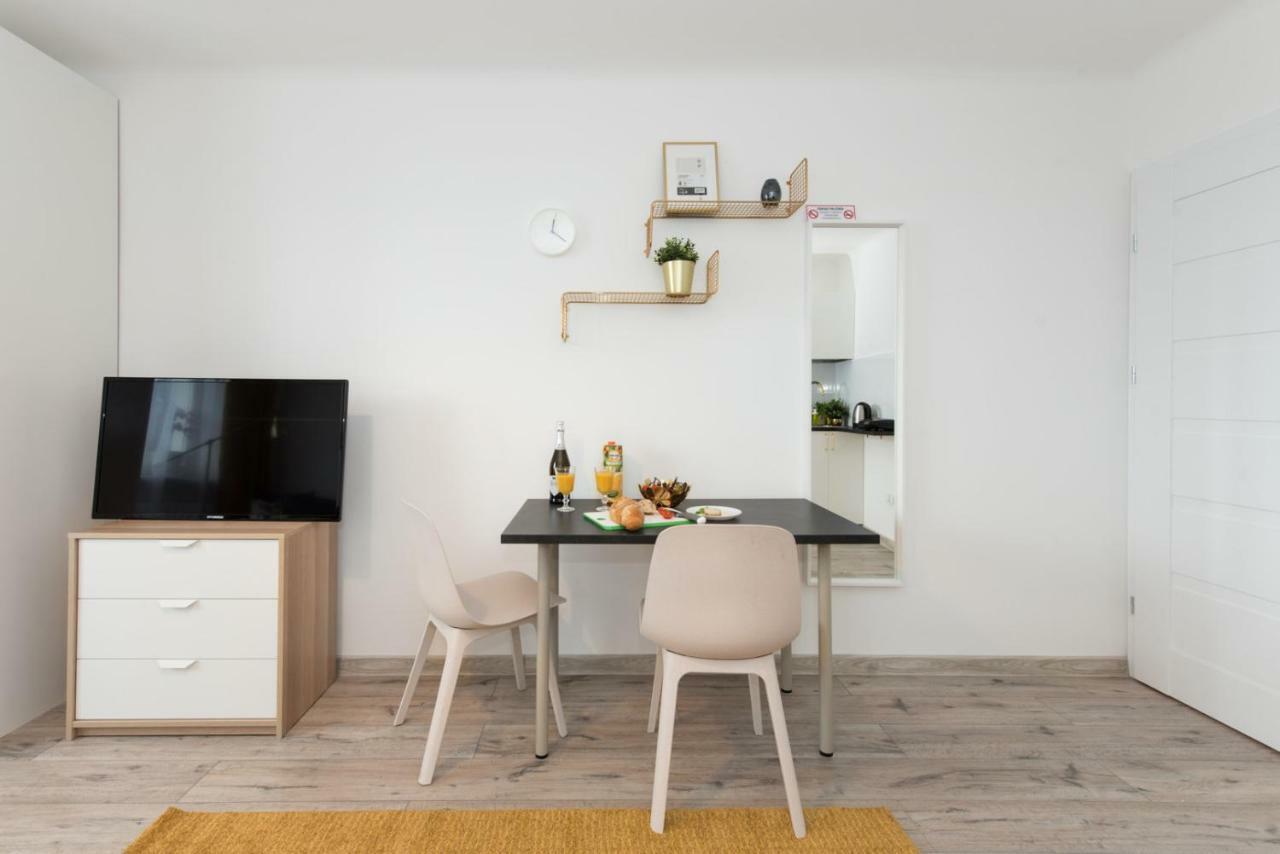 Superapart Belwederska A Ministudio, Balcony, Kitchen, Pet-friendly, Tv & Wifi Apartment *