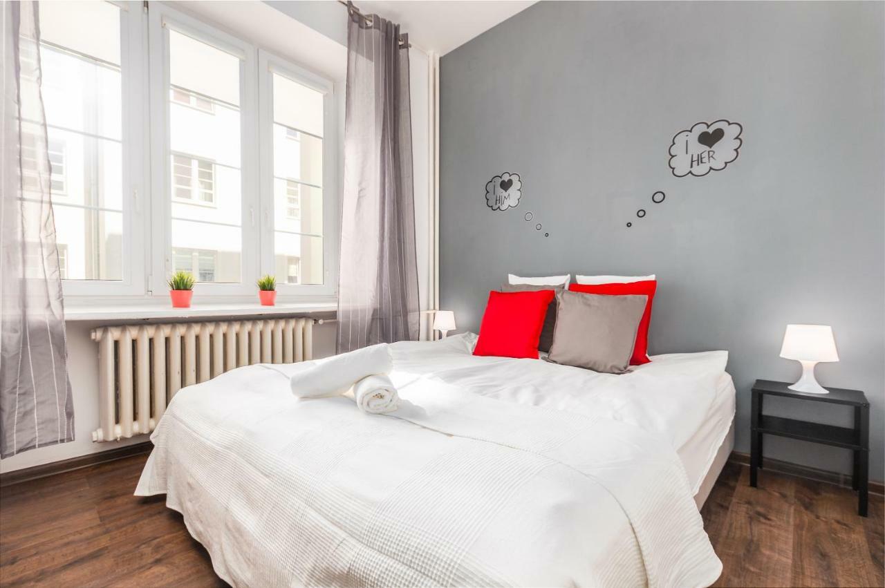 Madelaine By Renters Apartment