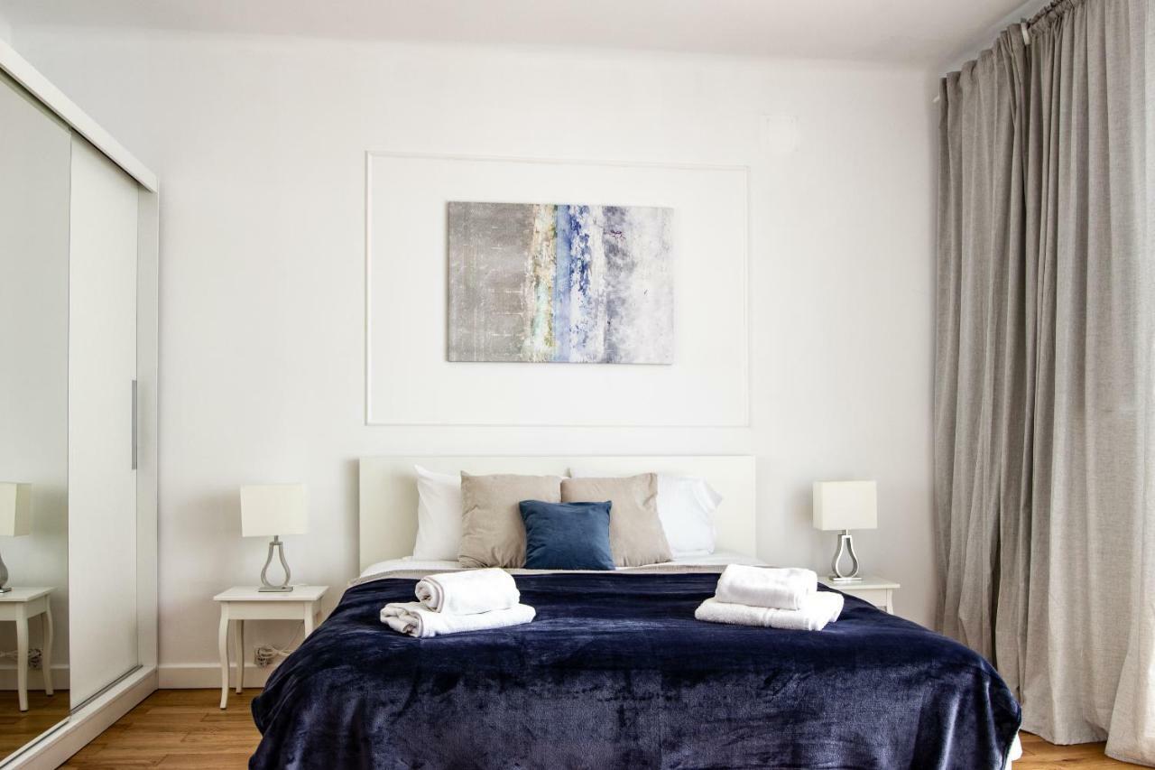 Old Town Krasinski Garden Apartment *