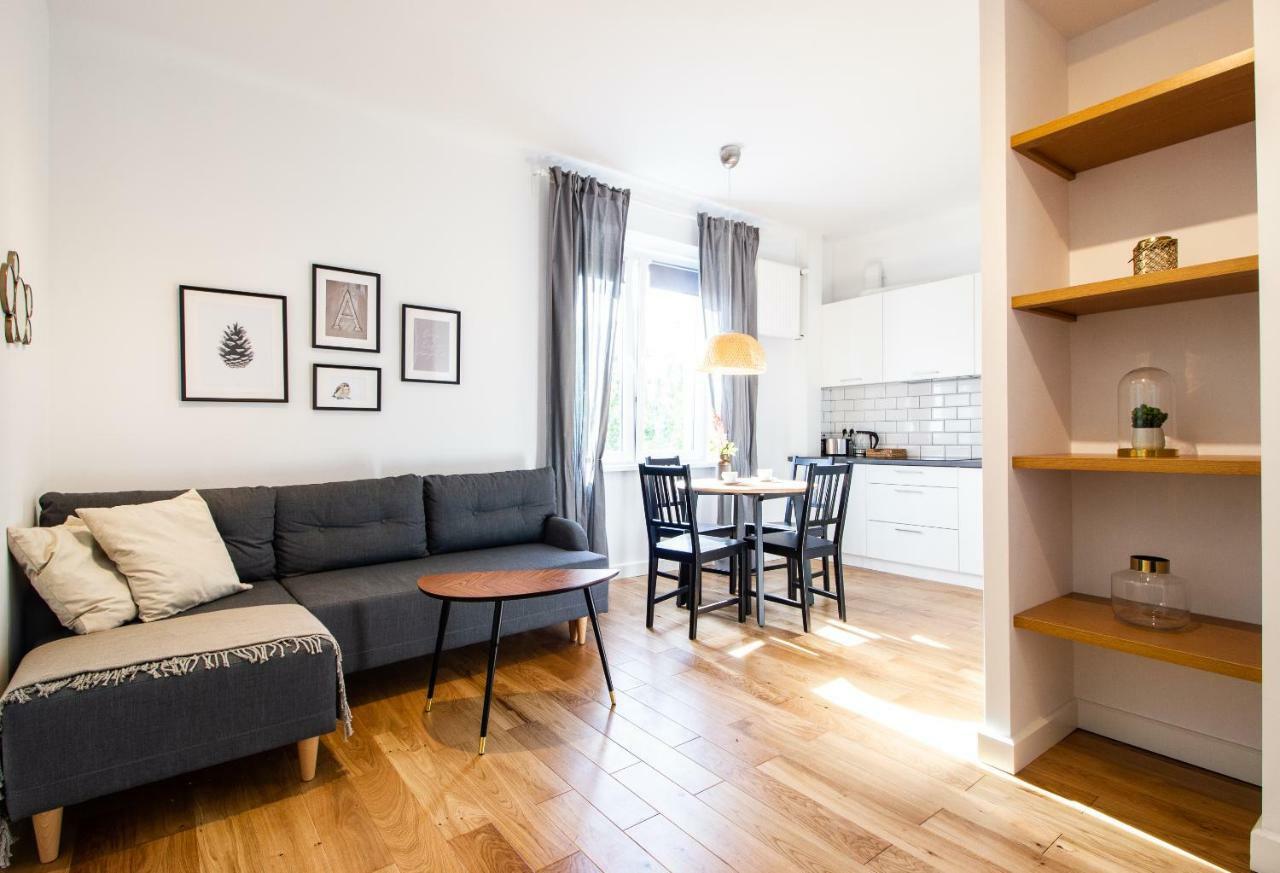 Old Town Krasinski Garden Apartment *