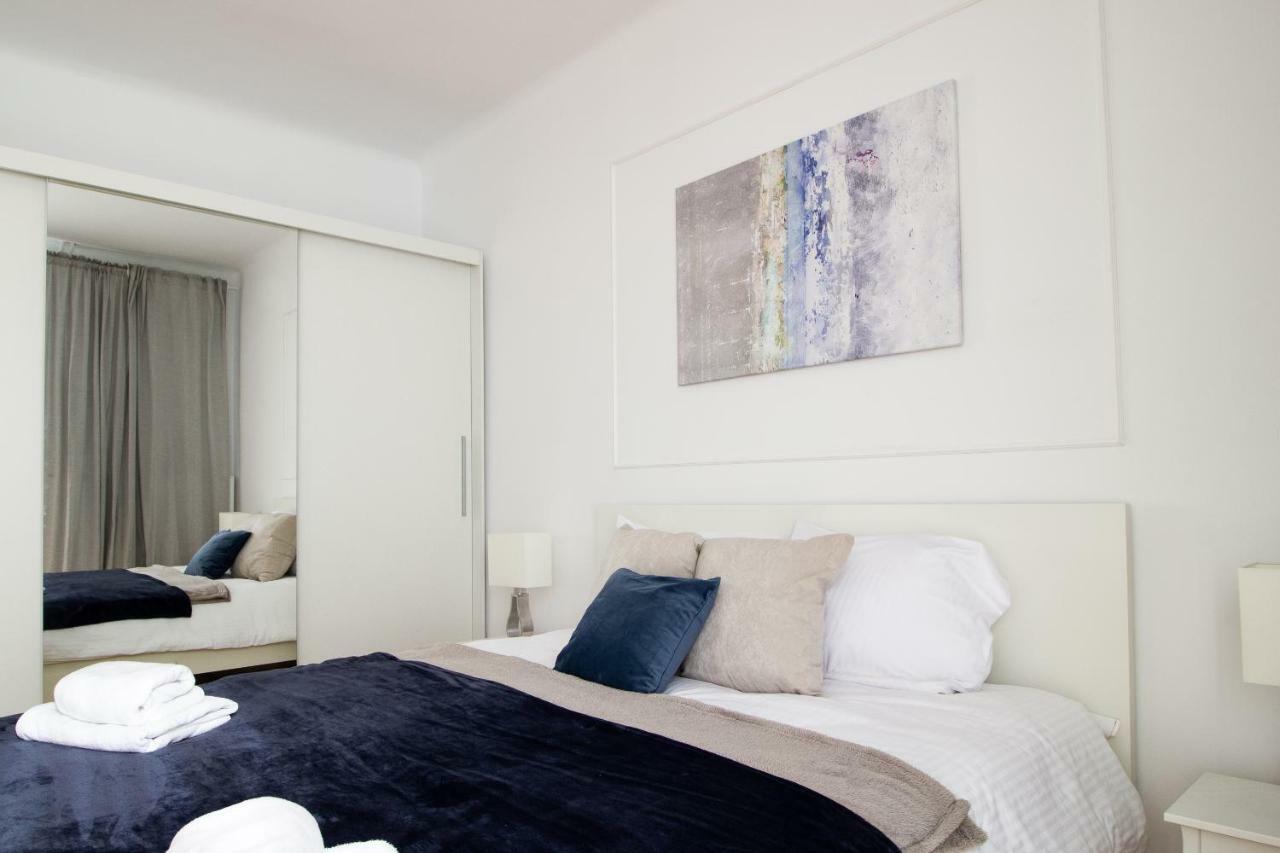 Old Town Krasinski Garden Apartment