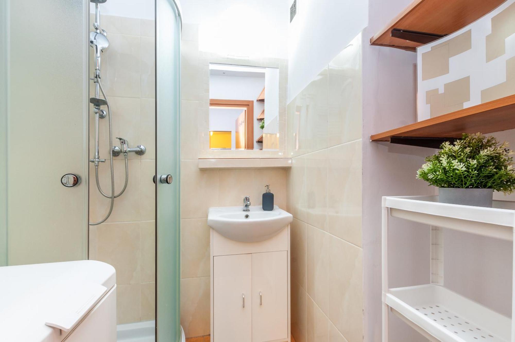Homestay Little - Chmielna 34 Warsaw