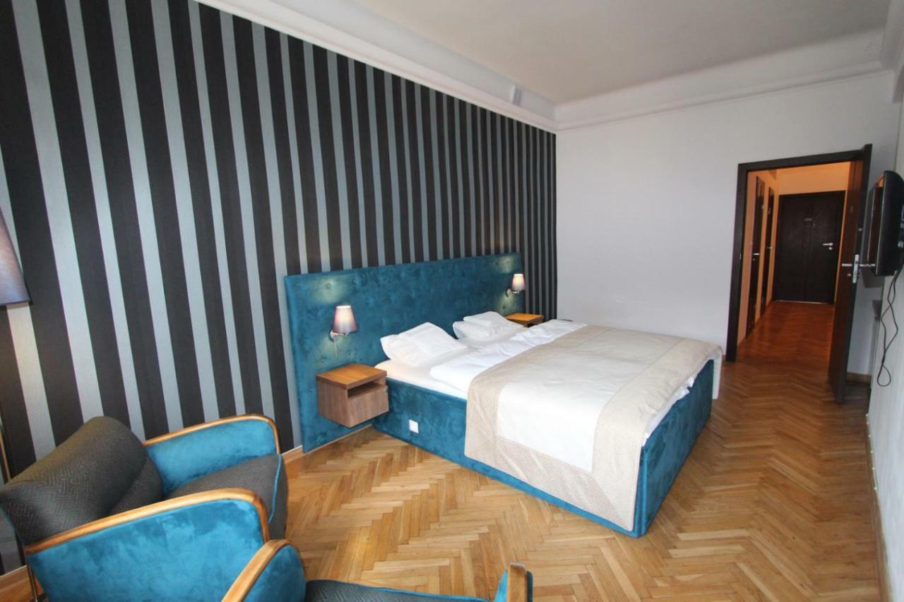 Chmielna 5 & Hostel *