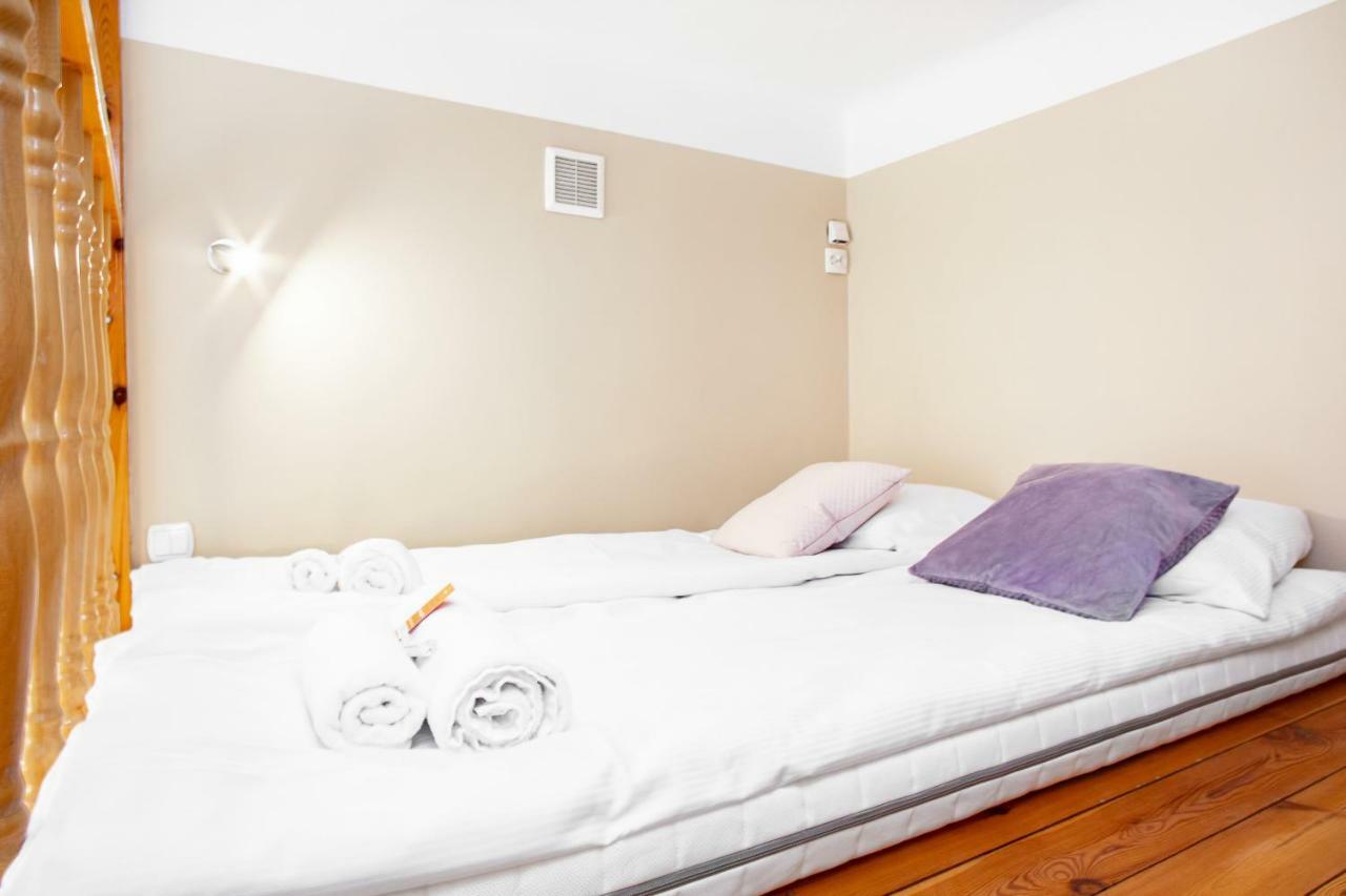 Swietojanska By Renters Apartment